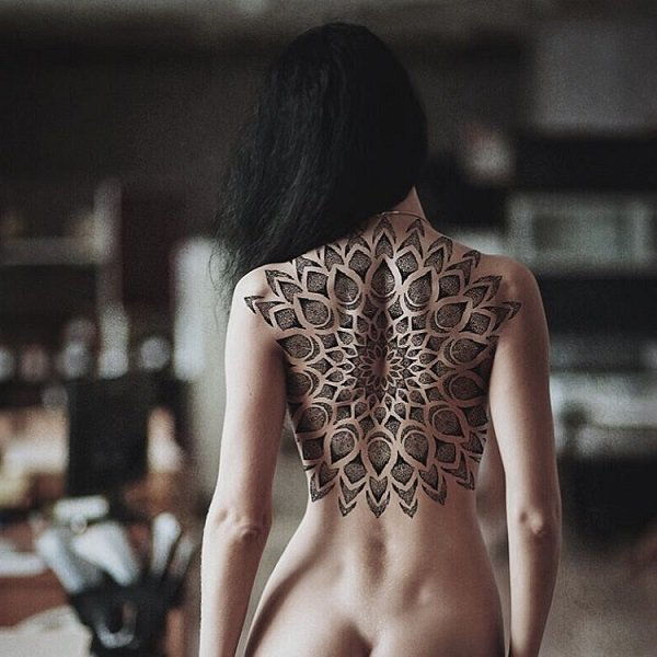 frumos-back-tatuaj-93