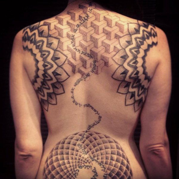 Mandala-back-tatuaj-73