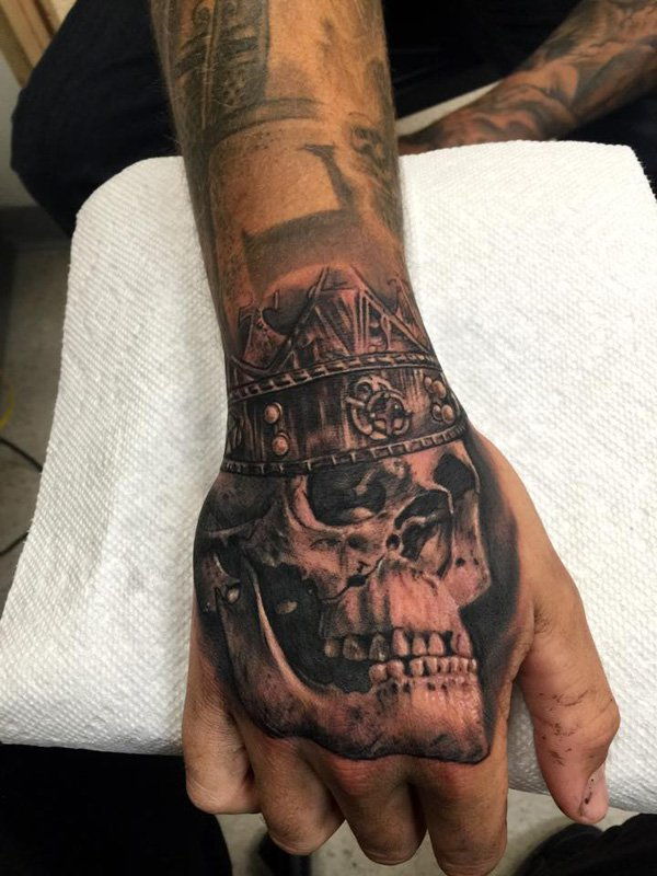 70 Skull tattoo on hand for men