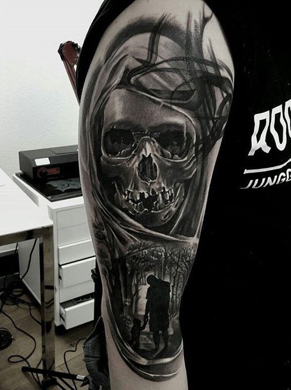 98-črna and white skull tattoo