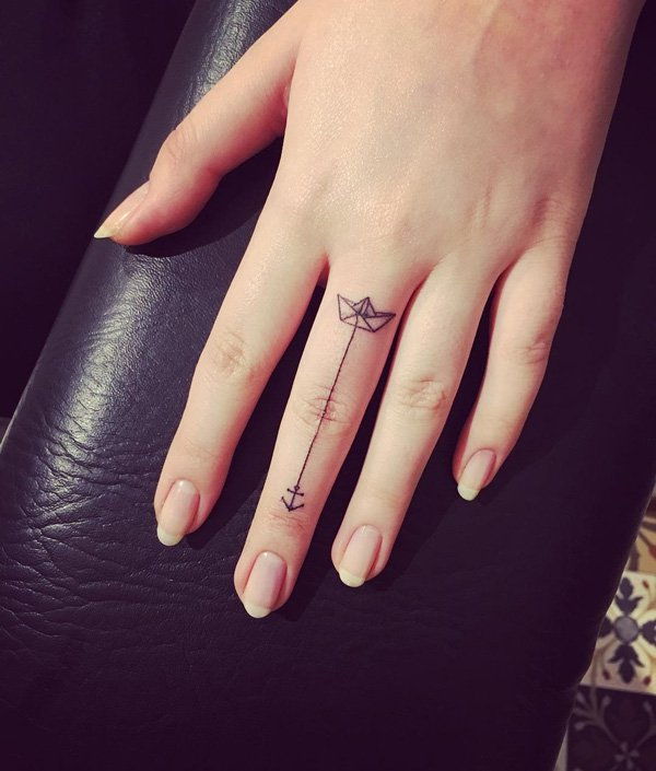 Čoln finger tattoo-58