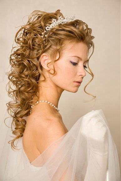 Half up and Half down Curly Hairstyle