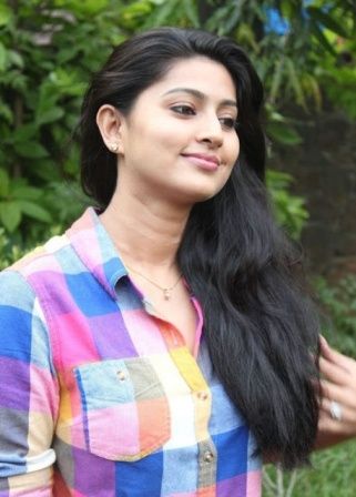 10 Best Photos Of Sneha Without Makeup | Styles At Life