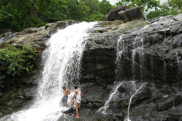 Geriausia Waterfalls Near Mumbai-Palusa falls