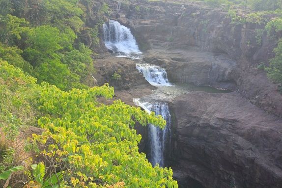 Geriausia Waterfalls Near Mumbai-Randha Falls