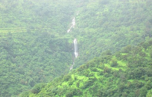 Geriausia Waterfalls Near Mumbai-Bhilar falls