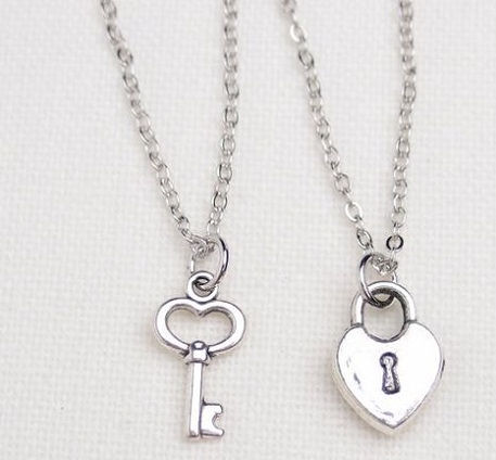 couple-lockets-lock-and-key-necklace-for-couples