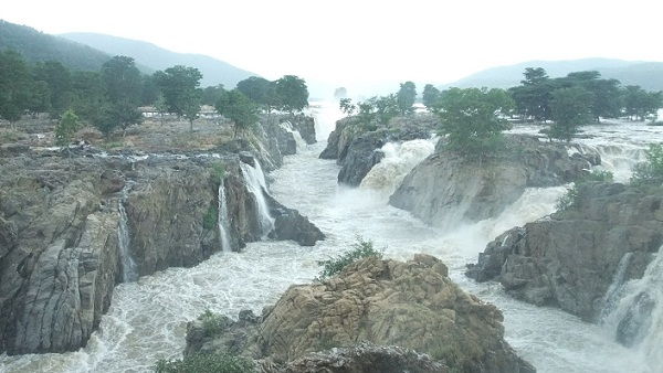 Poznan Waterfalls in Karnataka-Chunchanakatte Falls