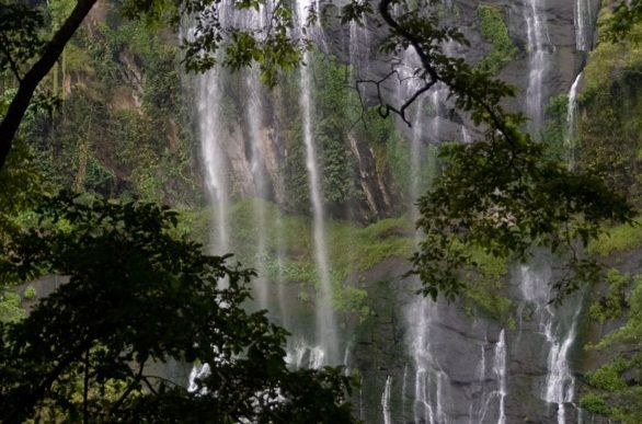 Garsus Waterfalls in Kerala-Keezharkuthu Falls
