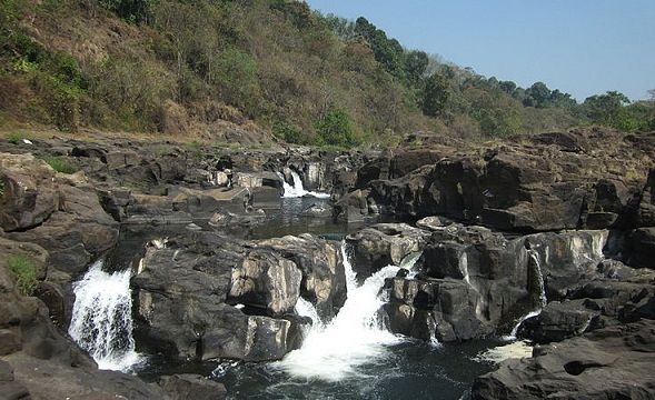 Garsus Waterfalls in Kerala-Perunthenaruvi Falls