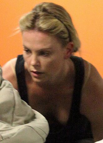 Charlize Theron without Makeup 2