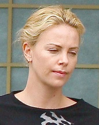 Charlize Theron without Makeup 5