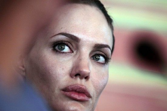 Angelina Jolie 8