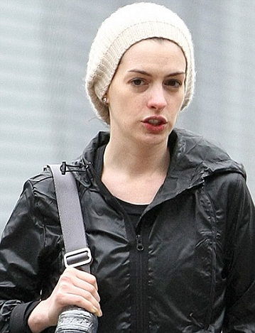 Anne Hathaway without makeup 2