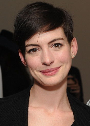 Anne Hathaway without makeup 9