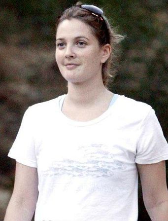Drew Barrymore without makeup 1