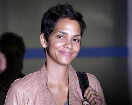 Halle Berry without makeup 3