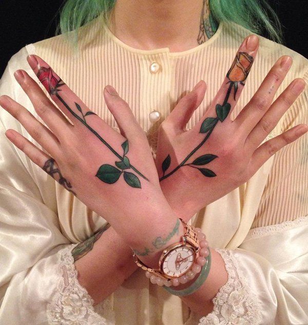 rose-finger-tattoo-109