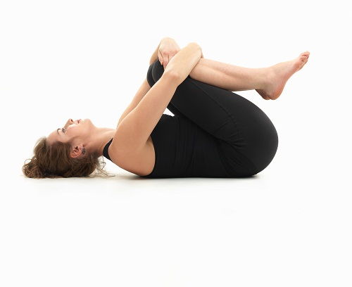 vânt relieving yoga pose