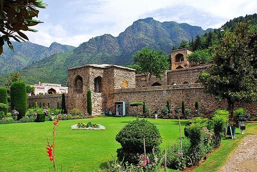 Srinagar Tourist Places to Visit-Pari Mahal