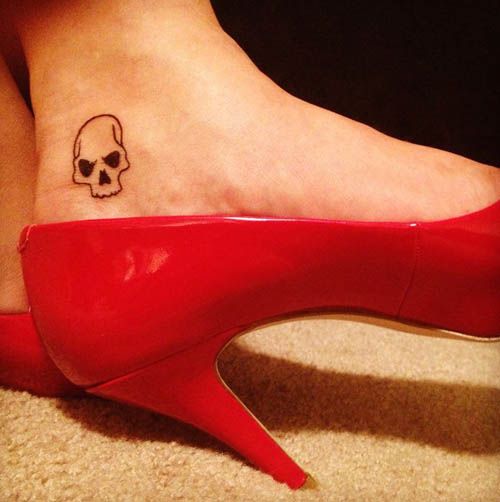 15 Awesome és Easy Skull Tattoo dizájn képekkel