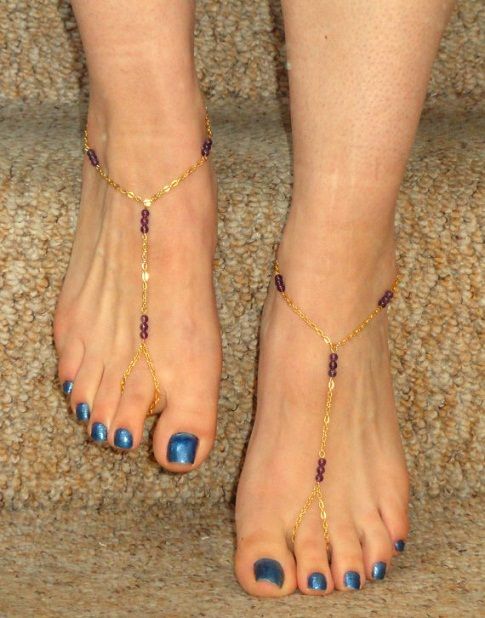 gold-anklets-designs-barefoot-anklet-design
