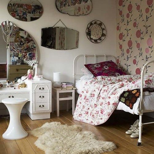 Virágos Bedroom for Girls