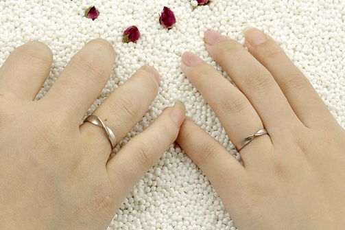 Răsucit designer couples engagement rings