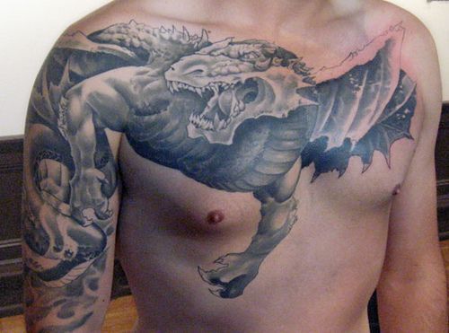 Krūtinė dragon tattoo
