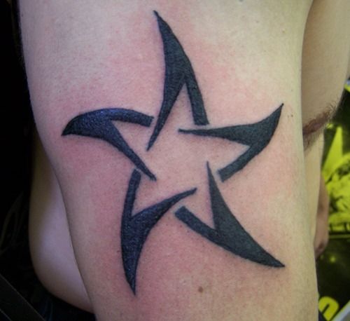 Simplu deep border star tattoo design
