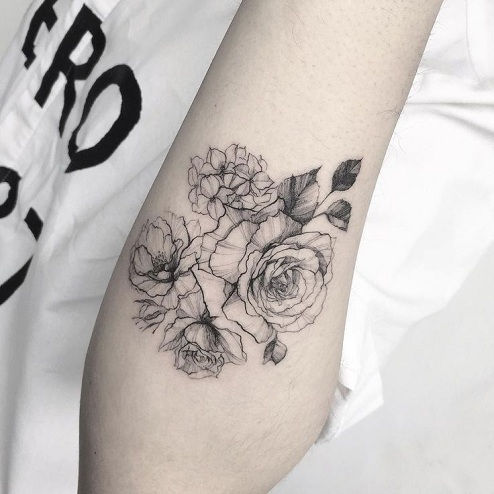 Trandafir Line Work Tattoo
