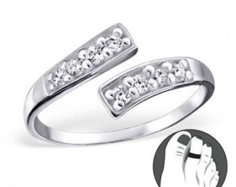 silver-diamond-toe-ring
