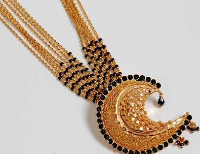 gold-black-beads-mangalsutra-in-multiple-chains-15
