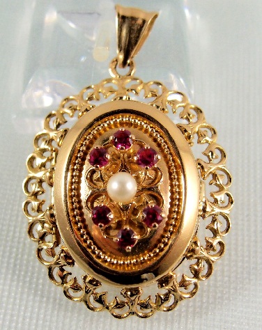 gold-lockets-with-stones