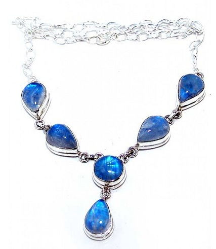 Albastru Moonstone Necklace