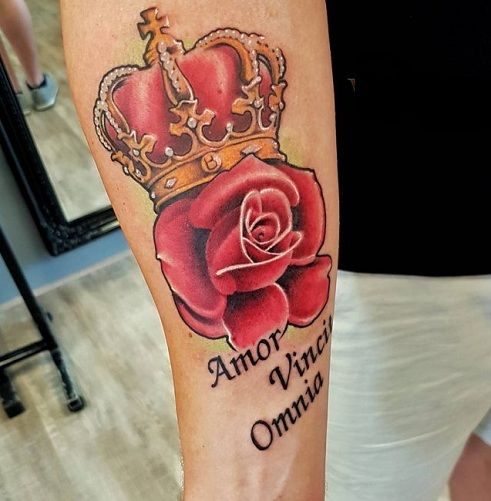 interesant Queen Tattoo Design