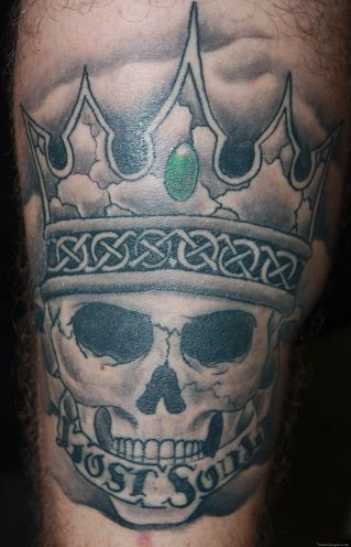  Impressive Queen Skull Tattoo Design