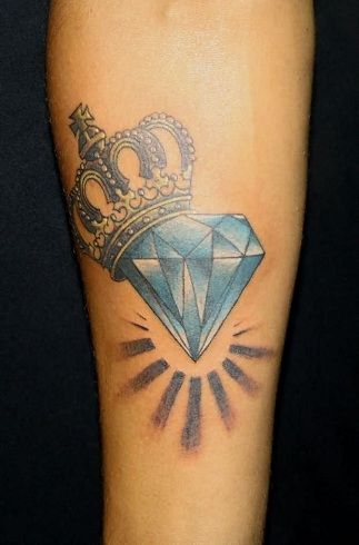 Minunat Queen Tattoo Design