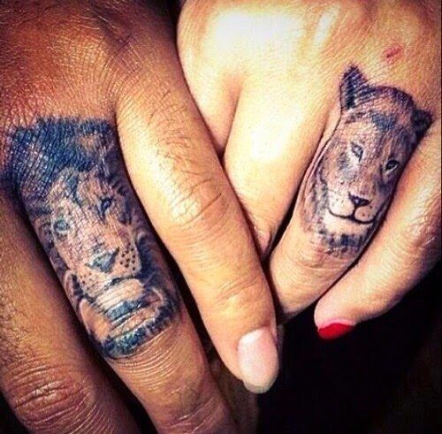 lion-and-lioness-tattoo-in-finger11