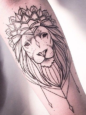 black-and-dot-work-lion-tattoo-on-wrist13