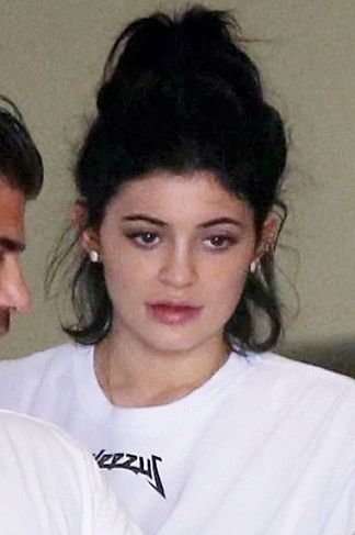 Kylie Jenner without makeup1