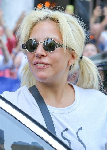 Hölgy Gaga without makeup15