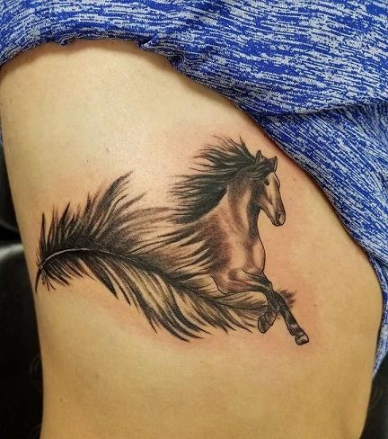 15 preprostih in tradicionalnih konjskih modelov tetovaže s pomenom