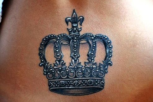 Fekete King Crown Tattoo
