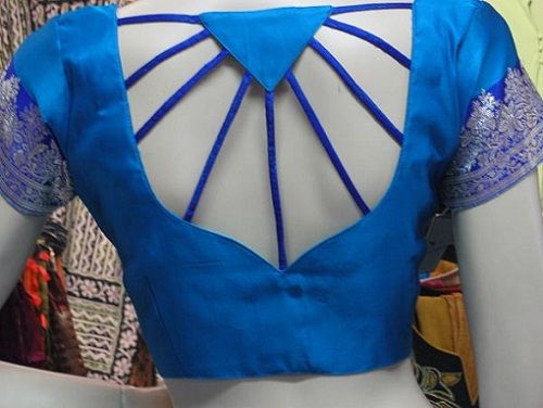 Bluză back neck designs for pattu sarees12