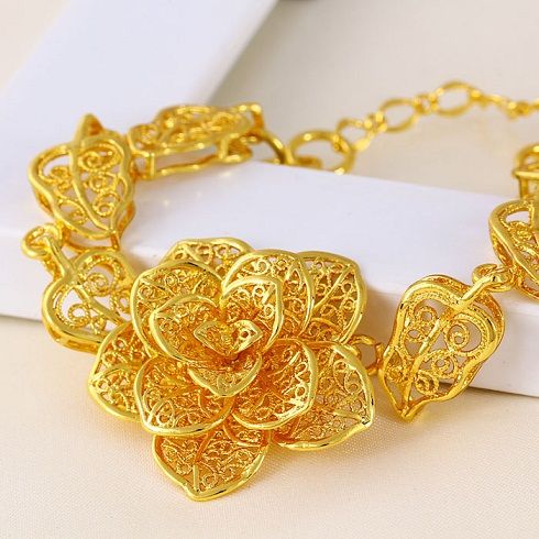 Trandafir Gold Necklace