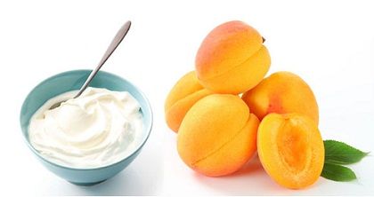 Apricots and yogurt