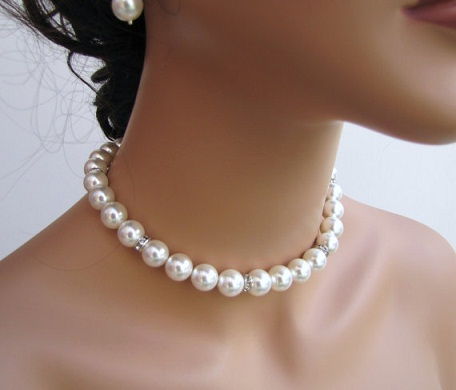 Paprasta White Pearl Bridal Necklace