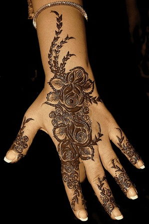 20 Adorable Mehandi Designs (From 2012 To 2018) With Pictures