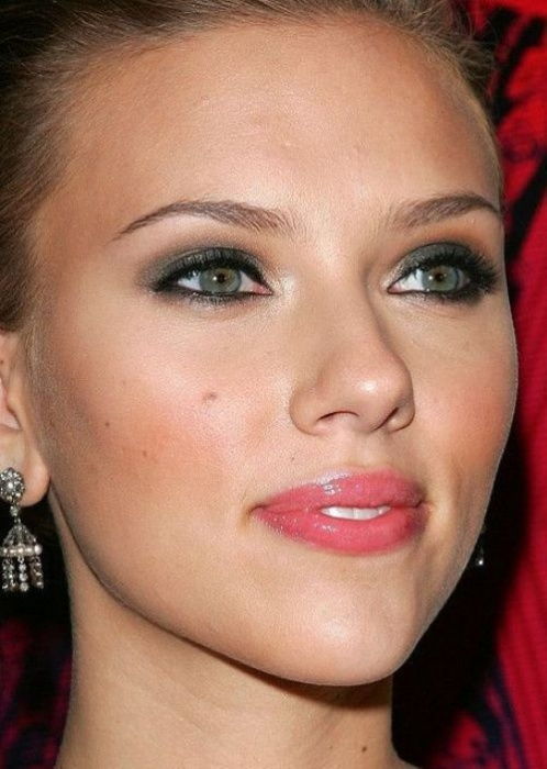 Geriausia celebrity makeup looks for green eyes_11